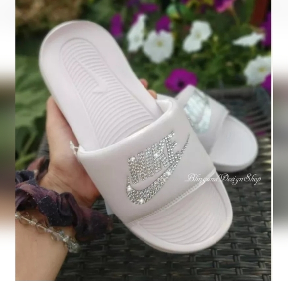 Bling Women Nike Sandals Victori One Slides Pink Custom with Crystal Rhinestones - Picture 2 of 6